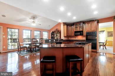 19246 Sharon Dr, Hagerstown, MD 21742 - photo 7