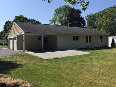 27 N Colonial Heights, Troy, NY 12180 - photo 4