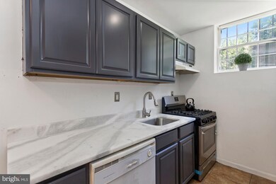11 46th St SE unit B1, Washington, DC 20019 - photo 4