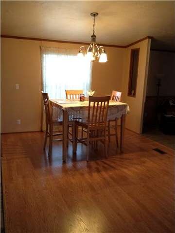 105 S Garfield St, Wingate, IN 47994 - photo 5