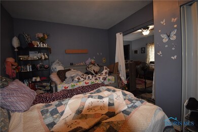 Master Bedroom (2)