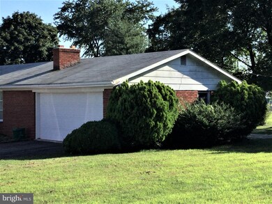 93 Hilltop Dr, Chambersburg, PA 17202 - photo 3