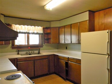 19 West St, Groveton, NH 03582 - photo 7