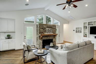 1002 Sue Barnett Dr, Houston, TX 77018 - photo 4