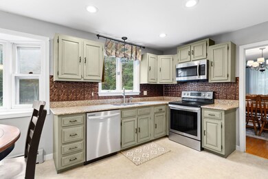 37 Strawberry Hill Rd, Bedford, NH 03110 - photo 6