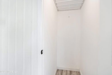 16-Closet