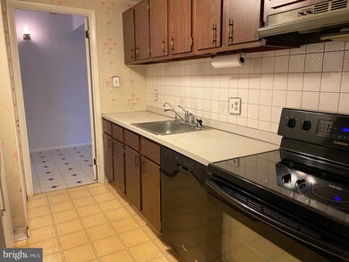 27702 Valley Run Dr unit 702, Wilmington, DE 19810 - photo 3