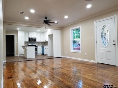 Living Kitchen Dining Area