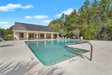 Country Walk Pool
