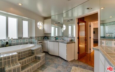 2020 Wellington Rd, Los Angeles, CA 90016 - photo 7