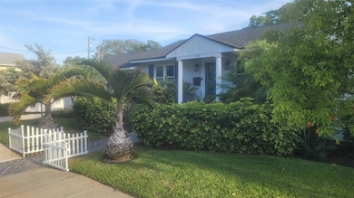 1330 13th Ave N, Saint Petersburg, FL 33705 - photo 2