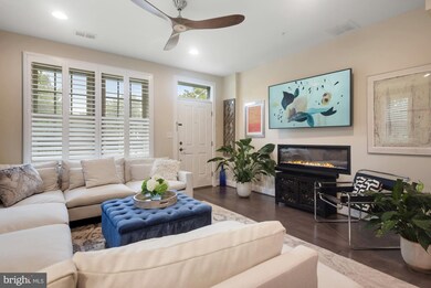 922 Slaters Ln, Alexandria, VA 22314 - photo 6