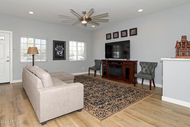 1237 E Almeria Rd, Phoenix, AZ 85006 - photo 2