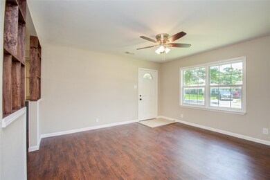 10511 Hollyglen Dr, Houston, TX 77016 - photo 6