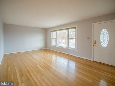 13032 Ingleside Dr, Beltsville, MD 20705 - photo 3
