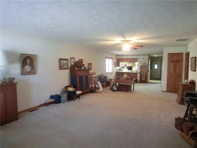 407 Fairview Ave, Tipton, IN 46072 - photo 2