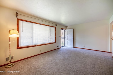 8813 Maple Rd, Louisville, KY 40229 - photo 4