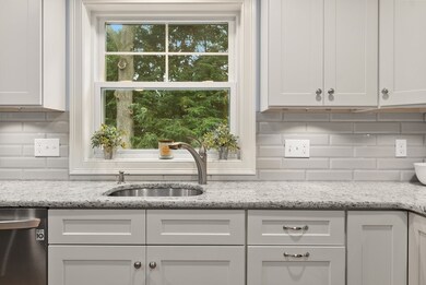 76 Hibiscus Ave, Waltham, MA 02451 - photo 4