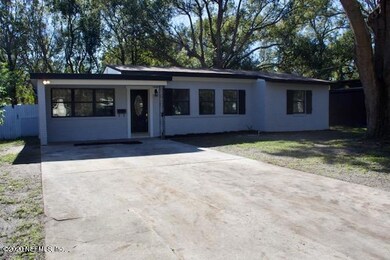 4754 Beverly Cir, Jacksonville, FL 32210 - photo 2