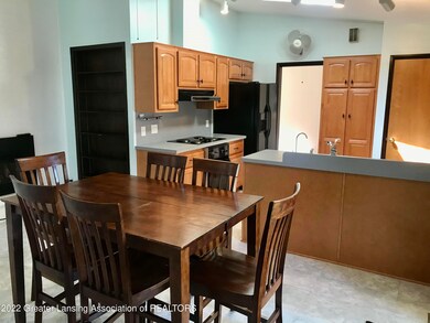 Eat-in kitchen