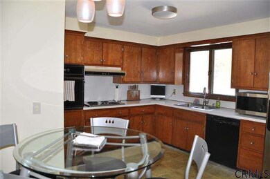 45 Tryon Ct, Albany, NY 12203 - photo 7