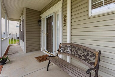 202 Jamestown Oaks Dr, Jamestown, NC 27282 - photo 6