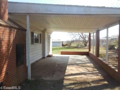 5166 Gracewood Rd, Ramseur, NC 27316 - photo 7