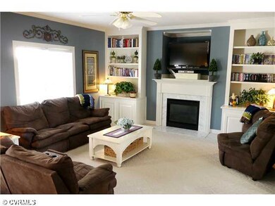 Den/Family/Great Room - Beautiful built-in cabinet