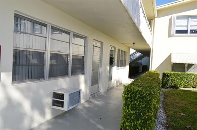 314 Camden N, West Palm Beach, FL 33417 - photo 5