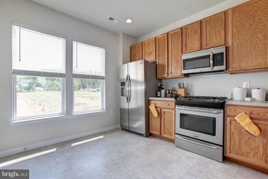 17128 Gibson Mill Rd unit 22, Dumfries, VA 22026 - photo 4