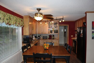 Beautiful Kitchen w/Tile Flooring