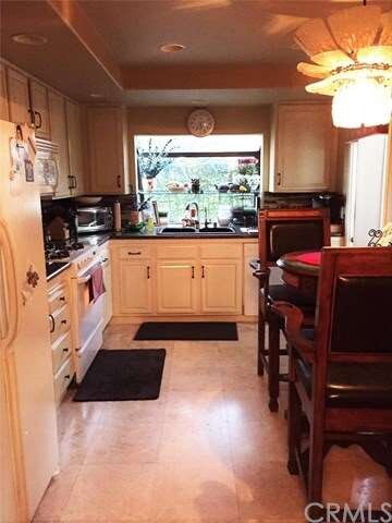 Bright Kitchen with Breakfast Nook