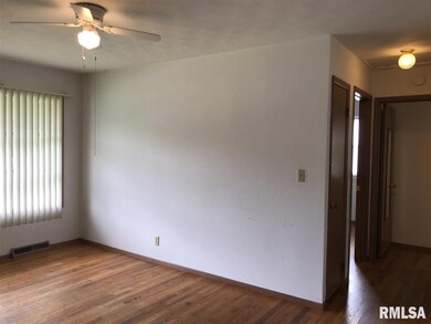 1637 W 43rd St, Davenport, IA 52806 - photo 6