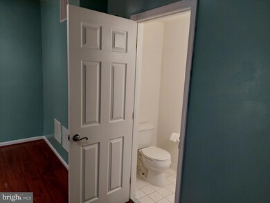 2603 Logan Wood Dr, Herndon, VA 20171 - photo 6