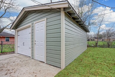 6813 Sherwood Dr, Houston, TX 77021 - photo 3