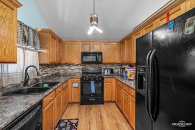 1504 Lasser Dr, Plainfield, IL 60586 - photo 5