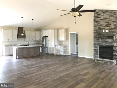 169 Eiderdown Dr, Martinsburg, WV 25404 - photo 4