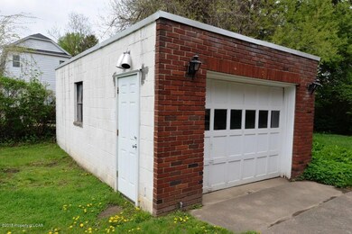 626 Meadowland Ave, Kingston, PA 18704 - photo 4