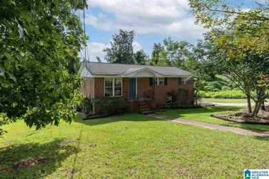 2605 6th St NE, Center Point, AL 35215 - photo 2