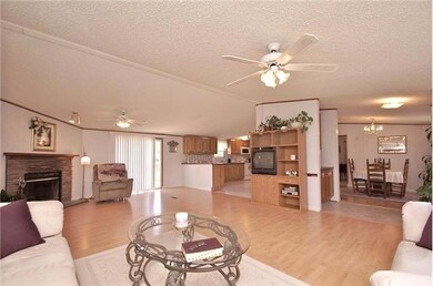 Great Floor Plan for entertaining.
