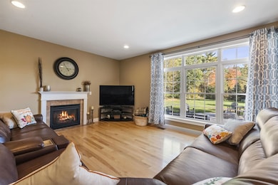 59 Hawthorne Dr, Auburn, NH 03032 - photo 3