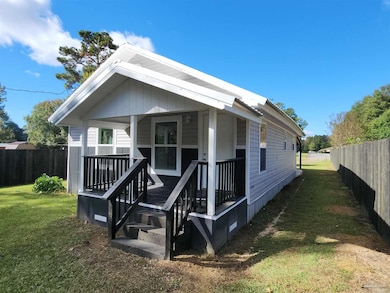 213 Wilson Ave, Atmore, AL 36502 - photo 2