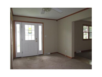 Entry/Foyer.