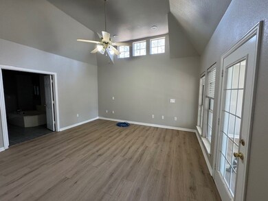 1004 Abbots Ln, Denton, TX 76205 - photo 4