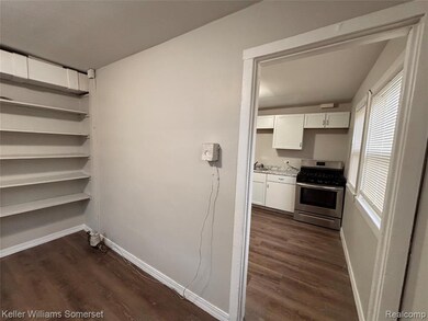 2309 Deerfield Ct, Westland, MI 48186 - photo 3