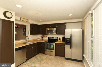 9609 Glendower Ct, Laurel, MD 20723 - photo 5