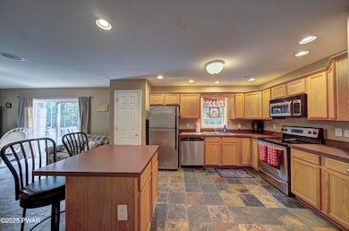 132 Spruce Rd, Tafton, PA 18464 - photo 7