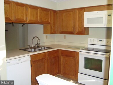 19134 Partridge Wood Dr, Germantown, MD 20874 - photo 3