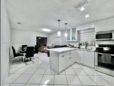1430 W 42nd St unit 2, Hialeah, FL 33012 - photo 4