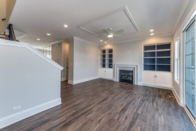 unlisted-address, Elmhurst, IL 60126 - photo 5